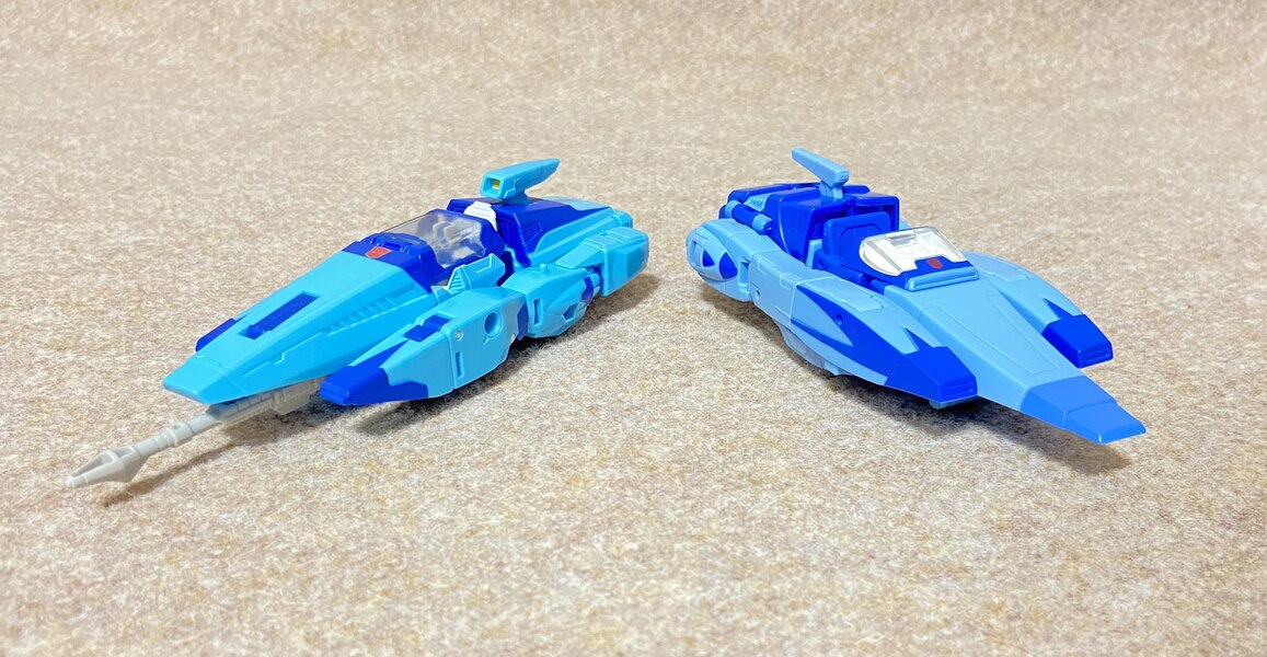 Transformers Blurr And Kup Studio Series Vs Titans Return Vs Legends  (4 of 4)